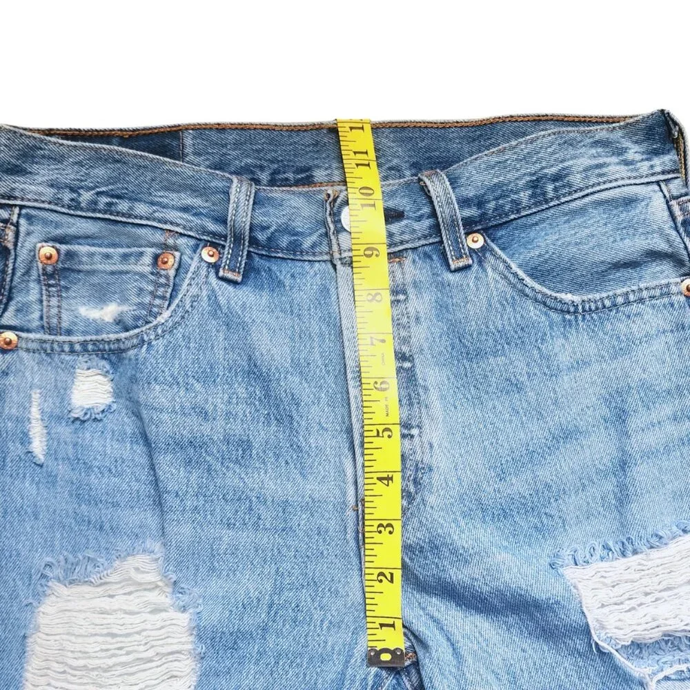 Men's Levi's 501 Blue Jeans Original Fit Ripped, Size 30‎